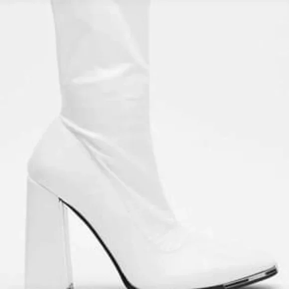 White booties - Picture 1 of 3